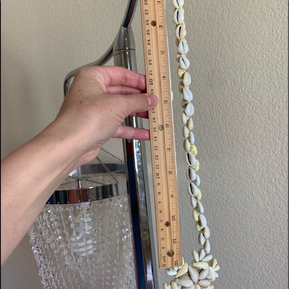 Shell Necklace - Picture 3 of 5